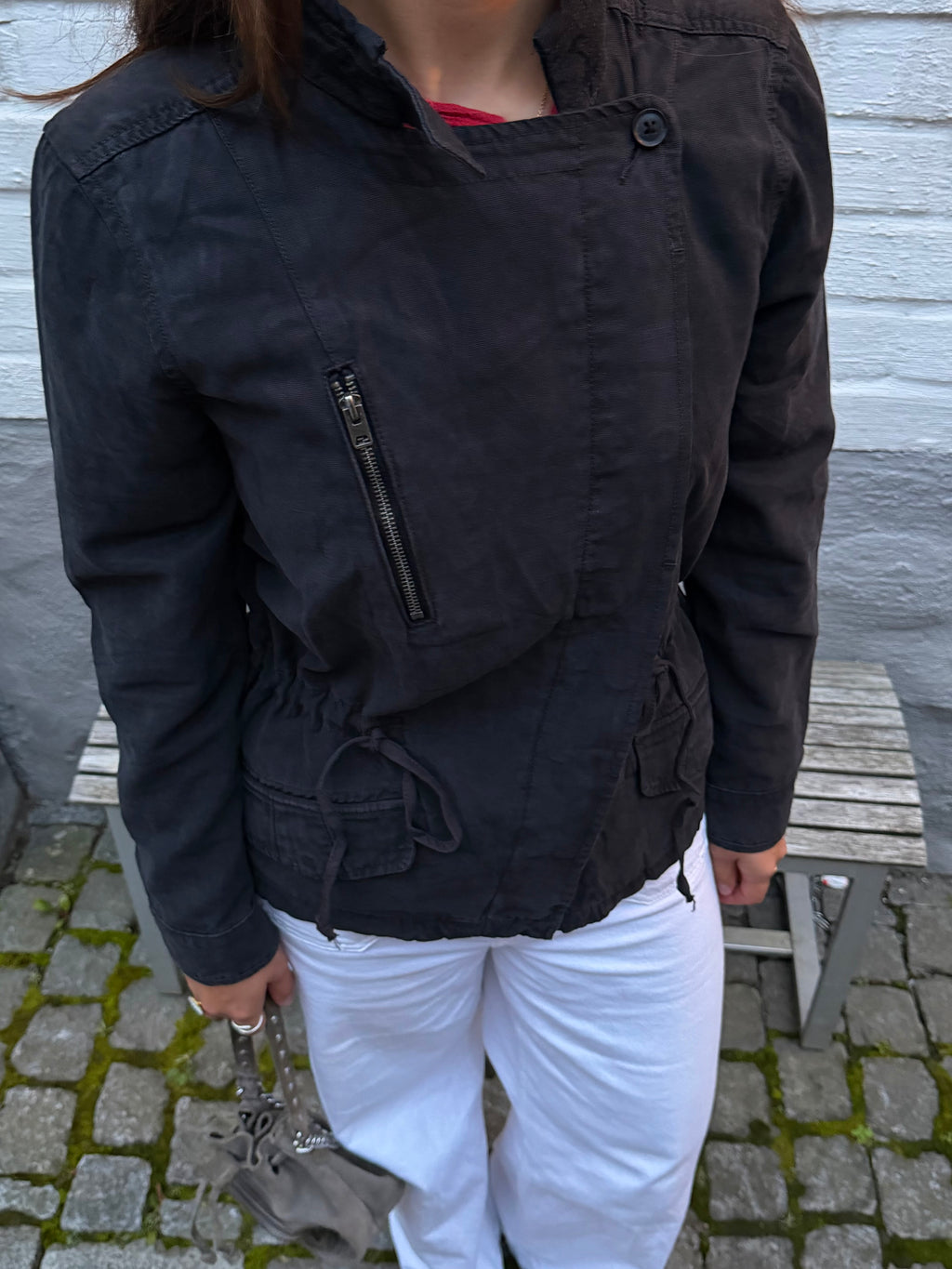 Jakke med snøring i livet